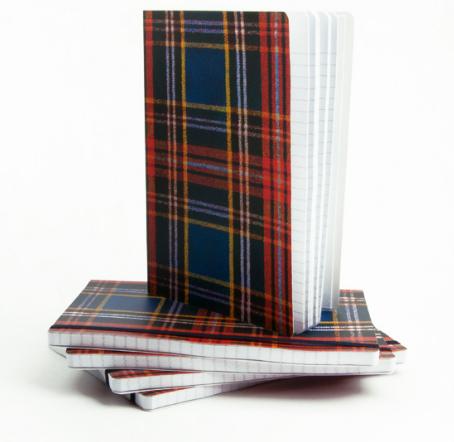 Caderno scotch pautado da firmo muito pratico para seu apontamentos.